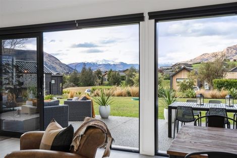 Photo of property in 7 Kinross Lane, Jacks Point, Queenstown, 9371
