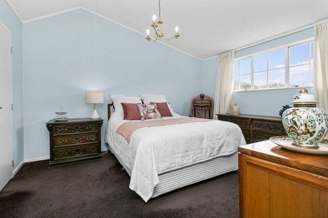 Photo of property in 1/6 Mahuta Grove, Northcote, Auckland, 0627
