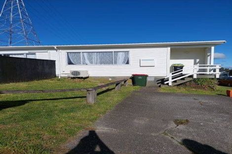 Photo of property in 7 Chetwode Grove, Newlands, Wellington, 6037