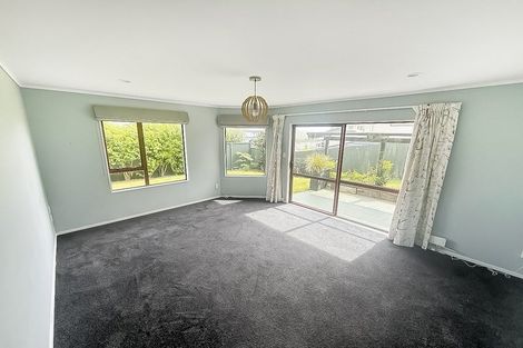 Photo of property in 111 Woodman Drive, Tawa, Wellington, 5028