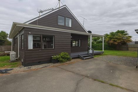 Photo of property in 35 Oxford Street, Fairfield, Hamilton, 3214
