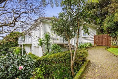 Photo of property in 15 Ngatitoa Street, Tawa, Wellington, 5028