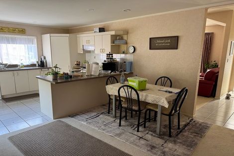 Photo of property in 1/36 De Havilland Drive, Goodwood Heights, Auckland, 2105