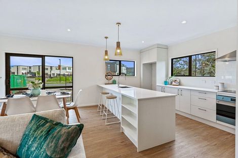 Photo of property in 39 Bristol Freighter Road, Hobsonville, 0616