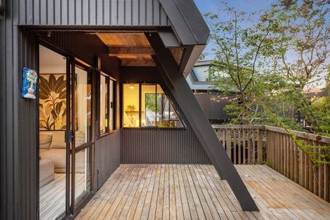 Photo of property in 1/5 Glenbush Place, Birkenhead, Auckland, 0626