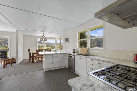 Photo of property in 2560 Rawhitiroa Road, Matemateaonga, Eltham, 4399