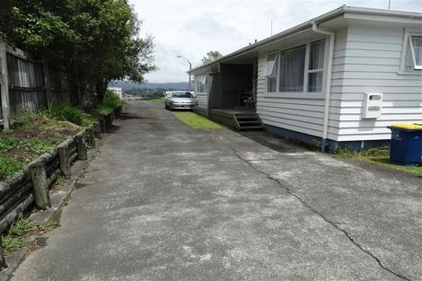 Photo of property in 17 Denver Avenue, Sunnyvale, Auckland, 0612