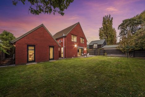 Photo of property in 17 Sayers Crescent, Ilam, Christchurch, 8041