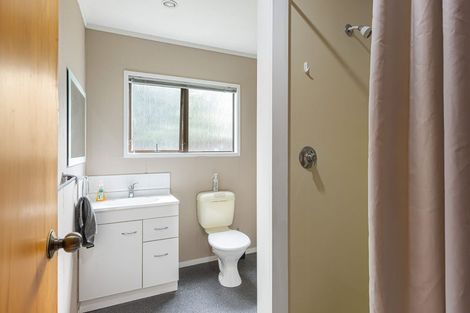 Photo of property in 2/35 Bay Street, Red Beach, 0932