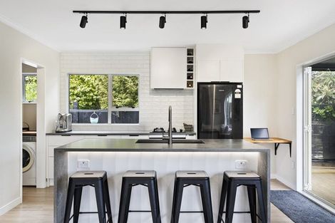 Photo of property in 3/69 Awaroa Road, Helensville, 0800