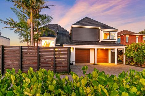 Photo of property in 9 Scarboro Terrace, Murrays Bay, Auckland, 0630