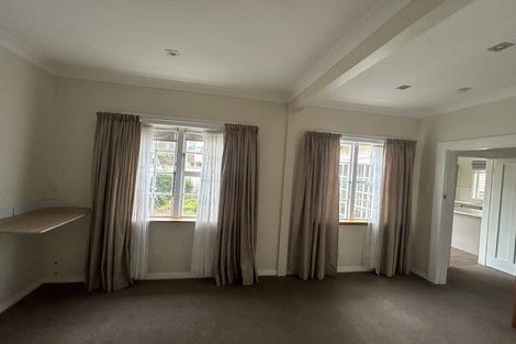 Photo of property in 227 The Parade, Island Bay, Wellington, 6023