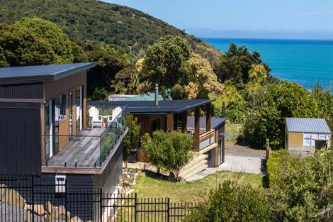 Photo of property in 14 Whaanga Road, Raglan, 3297