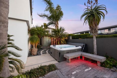Photo of property in 151 Pah Road, Cockle Bay, Auckland, 2014