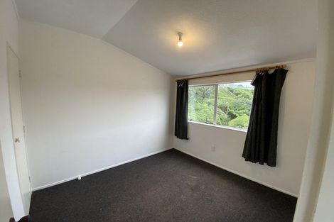Photo of property in 5b Sunhaven Drive, Newlands, Wellington, 6037