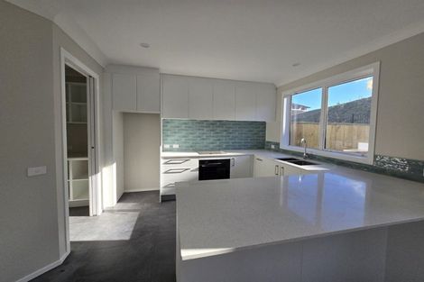 Photo of property in 6a Te Arapito Close, Aotea, 5024