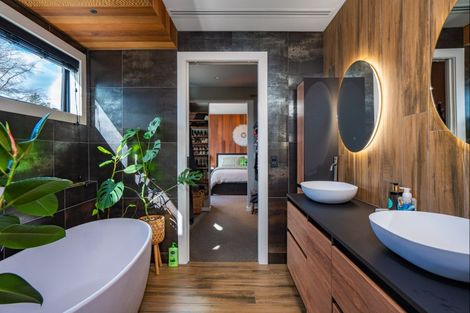 Photo of property in 336 Lake Terrace, Two Mile Bay, Taupo, 3330