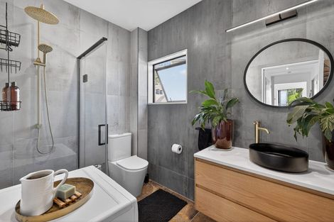 Photo of property in 16 Stoneyridge Close, Mount Pleasant, Christchurch, 8081