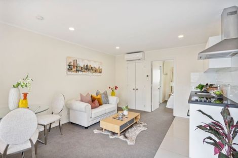 Photo of property in 24a Poruru Close, Papakura, 2110