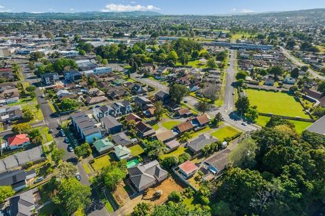 Photo of property in 341 Great South Road, Papakura, 2110