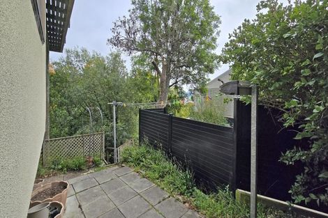 Photo of property in 27 Burns Road, Hospital Hill, Napier, 4110