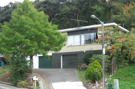 Photo of property in 28 Deller Grove, Silverstream, Upper Hutt, 5019