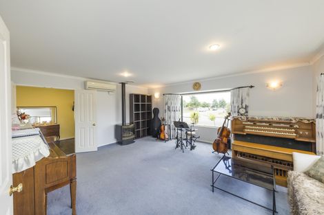 Photo of property in 145 Schnell Drive, Kelvin Grove, Palmerston North, 4414