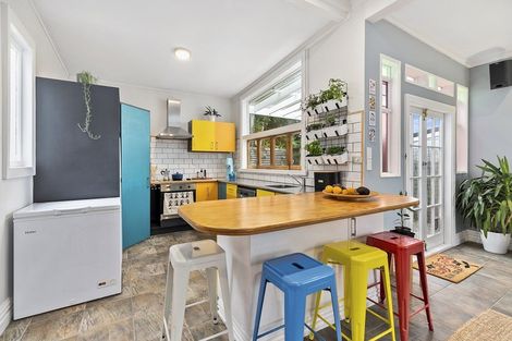 Photo of property in 10 Jackson Street, Island Bay, Wellington, 6023