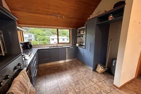 Photo of property in 16 Trevor Terrace, Paremata, Porirua, 5024