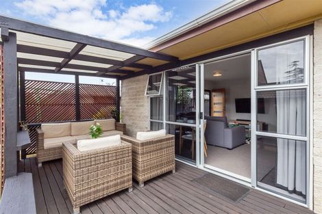 Photo of property in 2/201 Henderson Valley Road, Henderson, Auckland, 0612