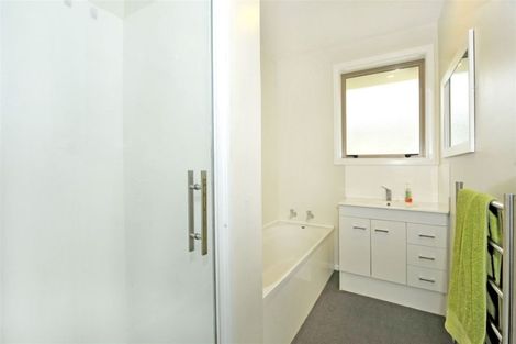 Photo of property in 37 Greendale Avenue, Avonhead, Christchurch, 8042