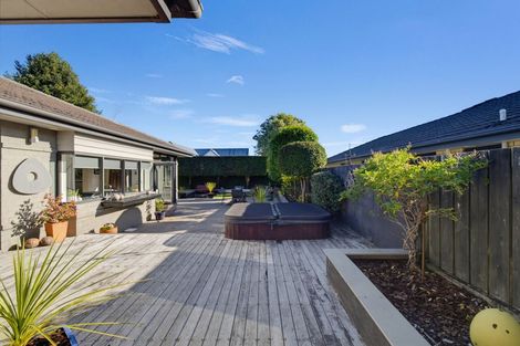 Photo of property in 15 Stonebridge Park Drive, Holdens Bay, Rotorua, 3010
