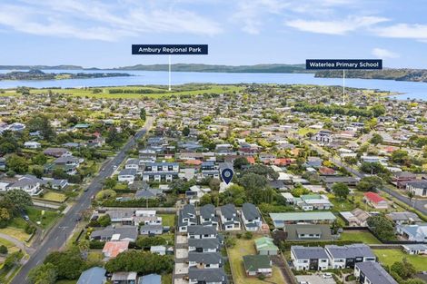 Photo of property in 54 Taylor Road, Mangere Bridge, Auckland, 2022