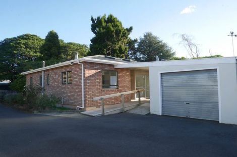 Photo of property in 24 Karu Crescent, Waikanae, 5036