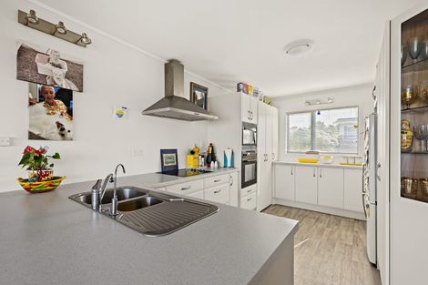 Photo of property in 4 Kotuku Place, Snells Beach, 0920