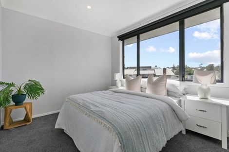 Photo of property in 2a Redwood Drive, Massey, Auckland, 0614