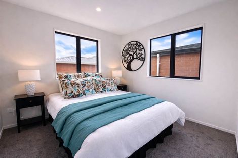 Photo of property in 4253 Great North Road, Glendene, Auckland, 0602