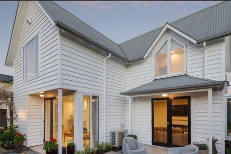 Photo of property in 34 Aikmans Road, Merivale, Christchurch, 8014