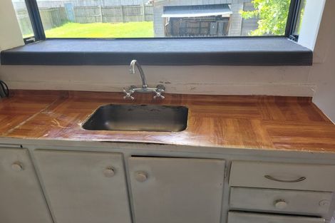 Photo of property in 43 Rathgar Road, Henderson, Auckland, 0610