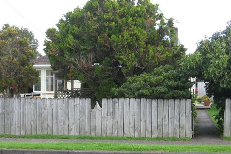 Photo of property in 620b Te Atatu Road, Te Atatu Peninsula, Auckland, 0610