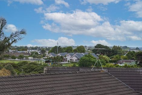 Photo of property in 50 Sandgate Avenue, Botany Downs, Auckland, 2010