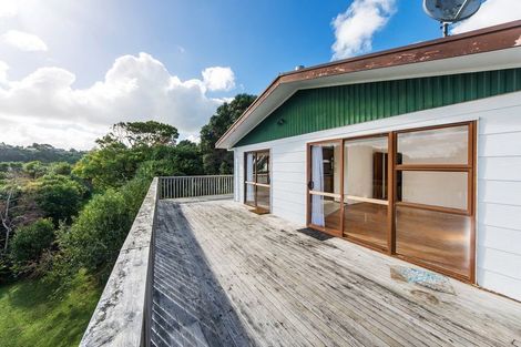 Photo of property in 11 Taioma Crescent, Te Atatu Peninsula, Auckland, 0610