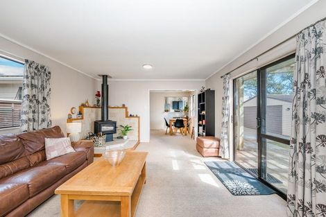 Photo of property in 18 Rosewood Place, Paraparaumu, 5032
