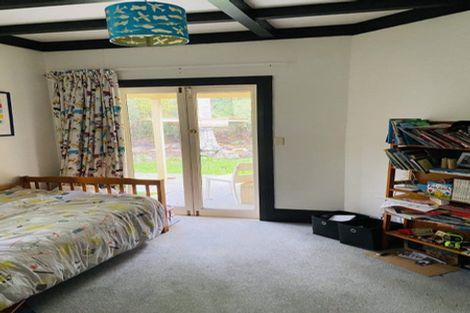 Photo of property in 233 Godley Road, Titirangi, Auckland, 0604