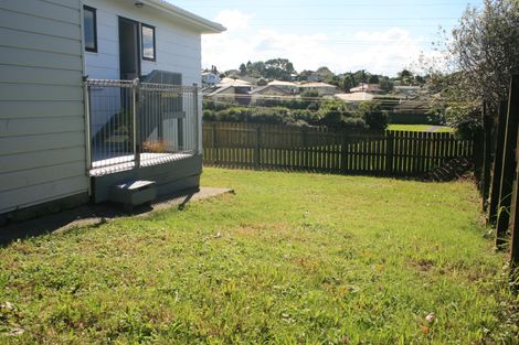 Photo of property in 72 Gallony Avenue, Massey, Auckland, 0614