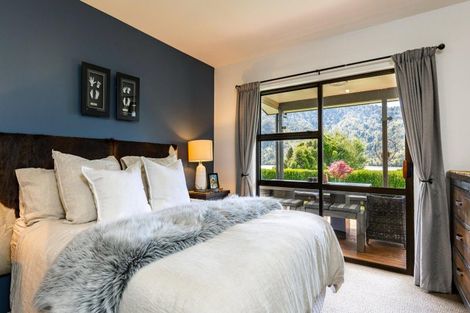 Photo of property in 1058 Queen Charlotte Drive, Linkwater, Picton, 7281
