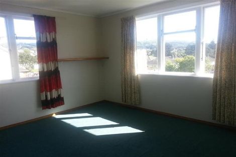 Photo of property in 5- 7 Hazard Grove, Cannons Creek, Porirua, 5024