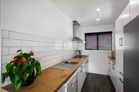 Photo of property in 76b Eliot Street, New Plymouth, 4310