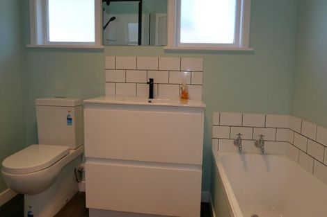 Photo of property in 132 Broderick Road, Johnsonville, Wellington, 6037