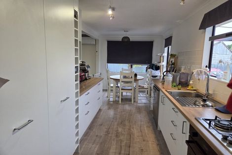 Photo of property in 13 Alton Grove, Masterton, 5810